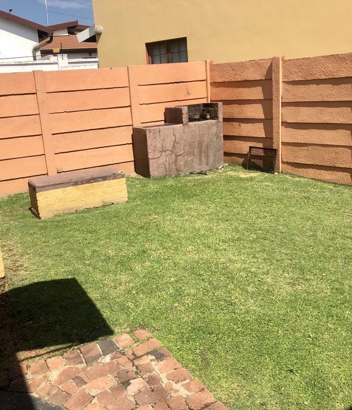 To Let 1 Bedroom Property for Rent in Edenvale Gauteng