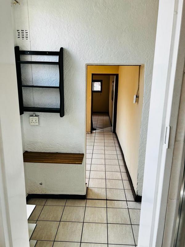 To Let 1 Bedroom Property for Rent in Edenvale Gauteng