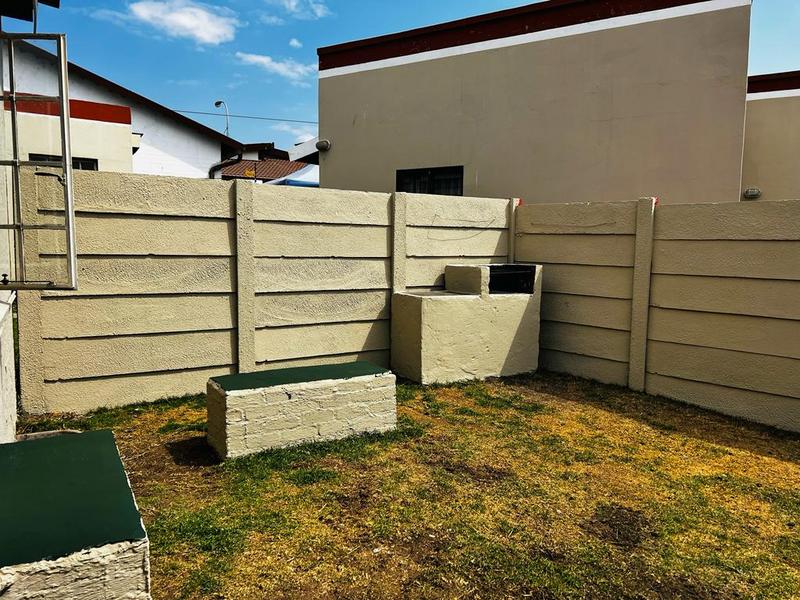 To Let 1 Bedroom Property for Rent in Edenvale Gauteng