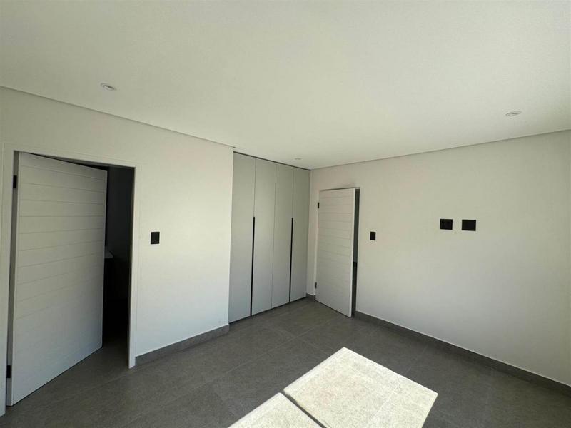To Let 4 Bedroom Property for Rent in Waterkloof A H Gauteng