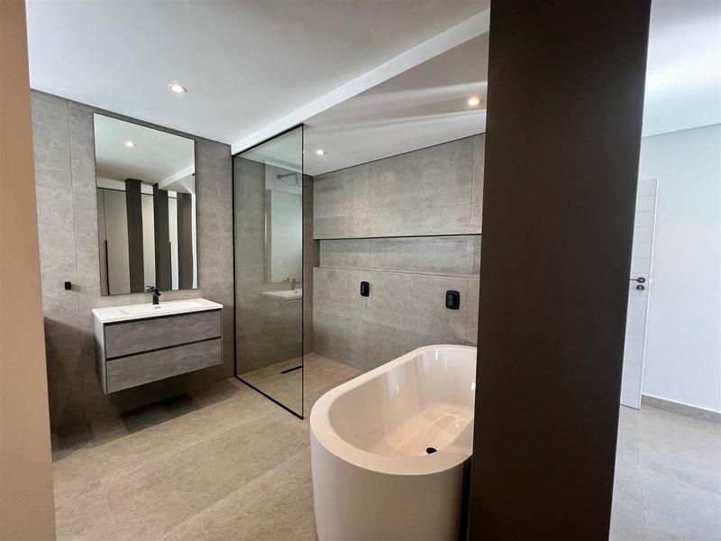 To Let 4 Bedroom Property for Rent in Waterkloof A H Gauteng