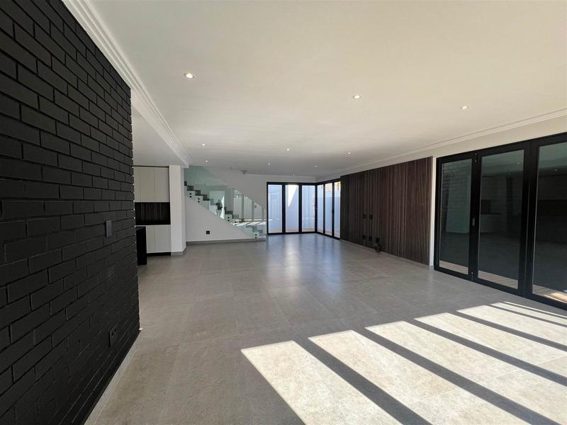 To Let 4 Bedroom Property for Rent in Waterkloof A H Gauteng