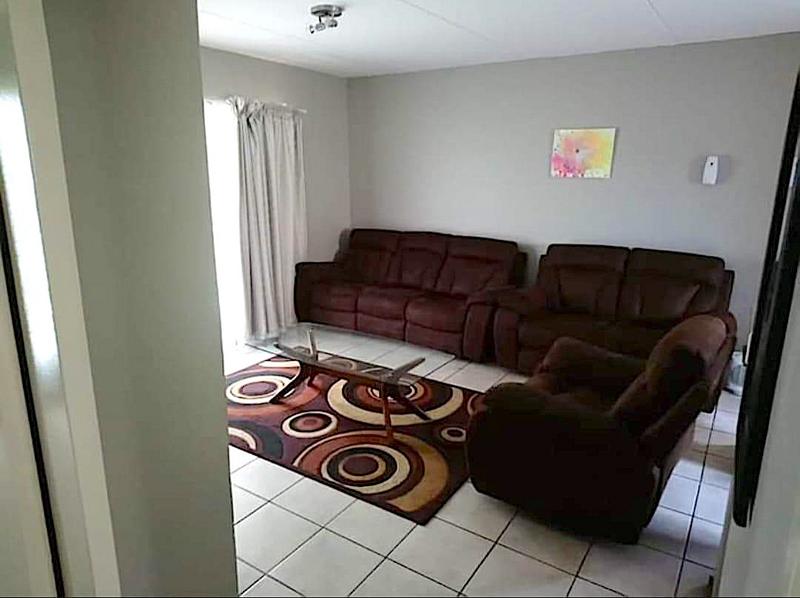 To Let 2 Bedroom Property for Rent in Sundowner Gauteng