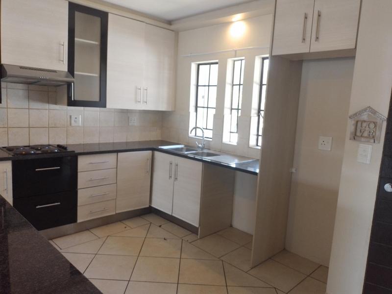 To Let 3 Bedroom Property for Rent in North Riding Gauteng