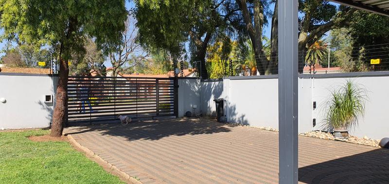 To Let 4 Bedroom Property for Rent in Sunward Park Gauteng