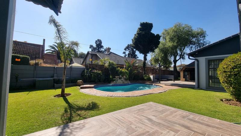 To Let 4 Bedroom Property for Rent in Sunward Park Gauteng