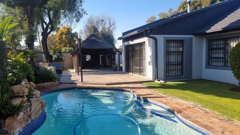 To Let 4 Bedroom Property for Rent in Sunward Park Gauteng