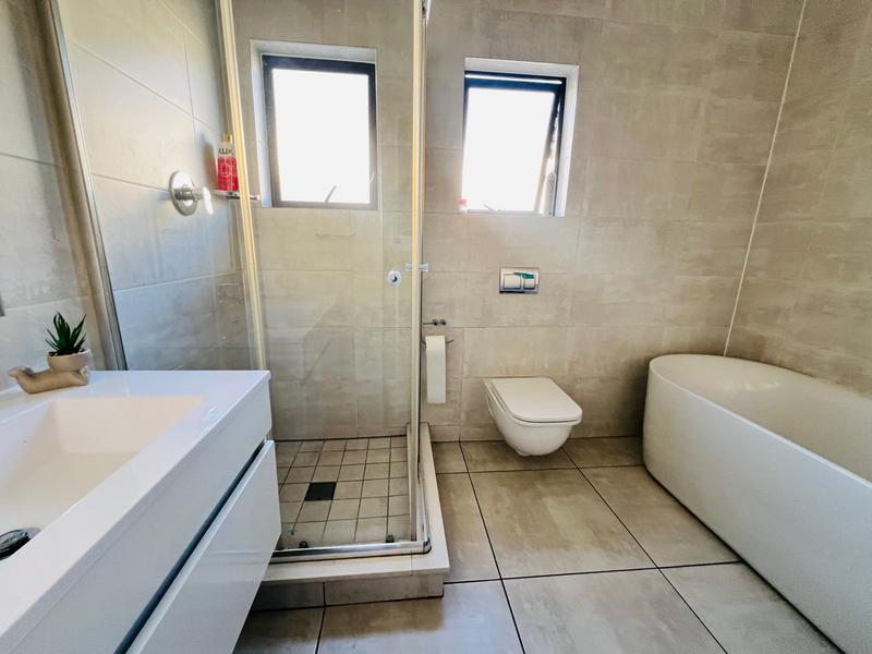 To Let 2 Bedroom Property for Rent in Waterfall Gauteng