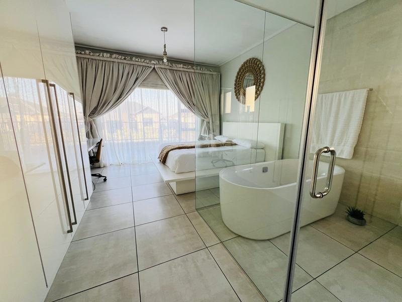 To Let 2 Bedroom Property for Rent in Waterfall Gauteng