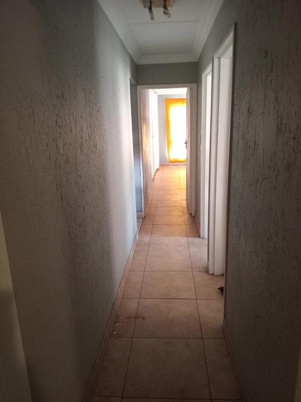 3 Bedroom Property for Sale in Mondeor Gauteng