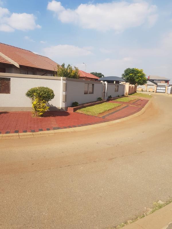 3 Bedroom Property for Sale in Protea Glen Gauteng
