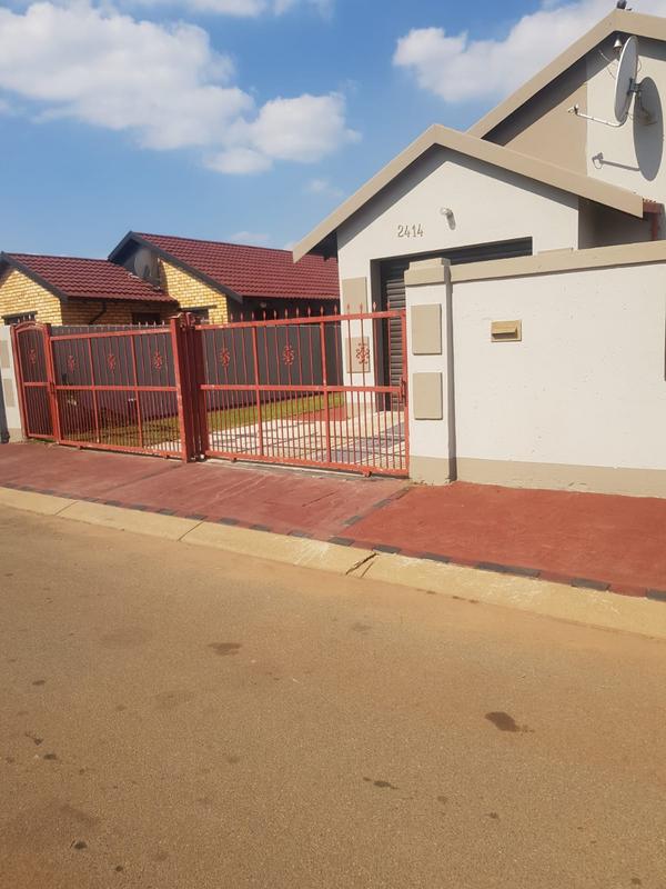 3 Bedroom Property for Sale in Protea Glen Gauteng