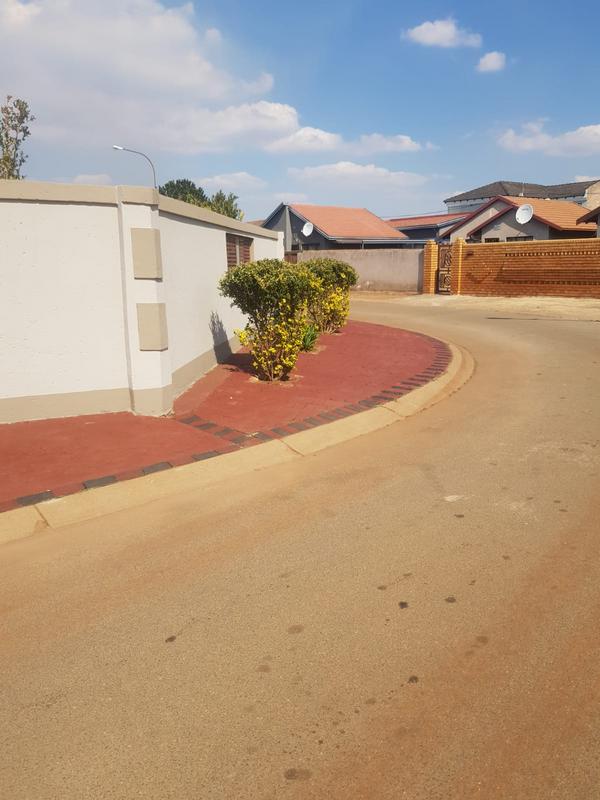 3 Bedroom Property for Sale in Protea Glen Gauteng
