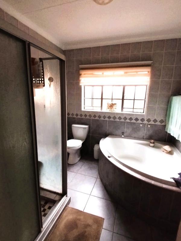 3 Bedroom Property for Sale in Amberfield Ridge Gauteng