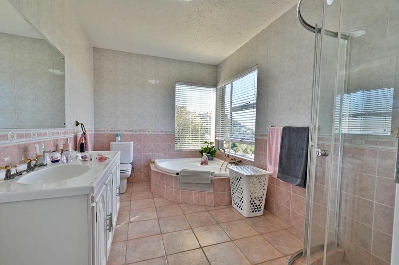4 Bedroom Property for Sale in Bassonia Gauteng