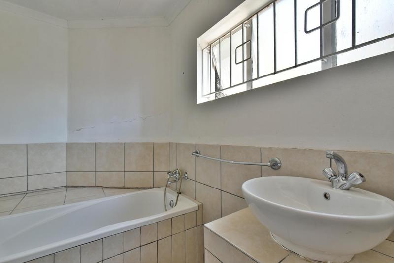 3 Bedroom Property for Sale in Mondeor Gauteng