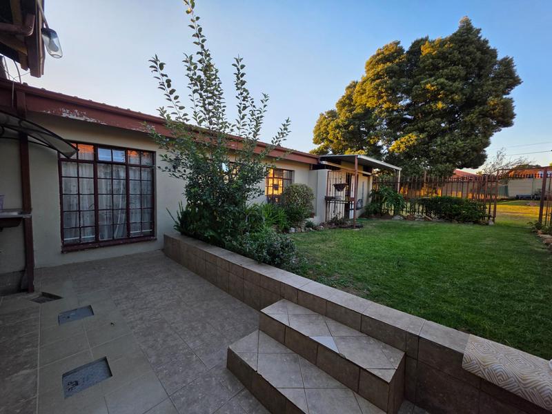 To Let 3 Bedroom Property for Rent in Horison Gauteng