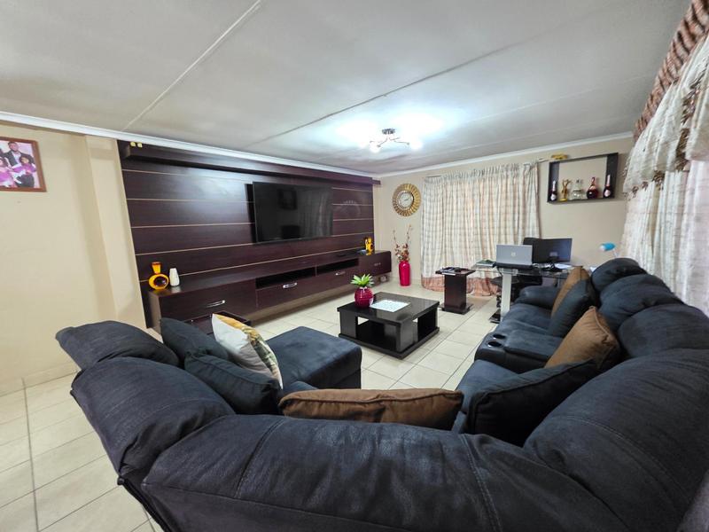 To Let 3 Bedroom Property for Rent in Horison Gauteng