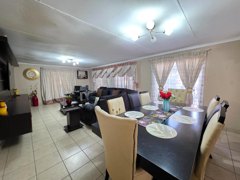 To Let 3 Bedroom Property for Rent in Horison Gauteng
