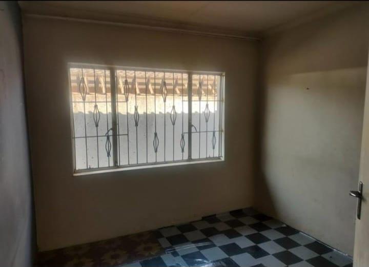To Let 3 Bedroom Property for Rent in Naledi Gauteng
