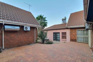 3 Bedroom Property for Sale in Karenpark Gauteng