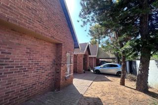 3 Bedroom Property for Sale in Karenpark Gauteng