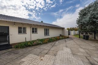 5 Bedroom Property for Sale in Brackenhurst Gauteng