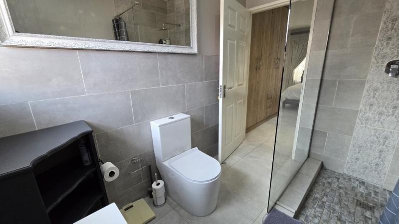 3 Bedroom Property for Sale in New Redruth Gauteng