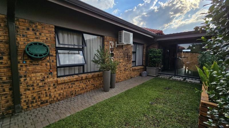 3 Bedroom Property for Sale in New Redruth Gauteng