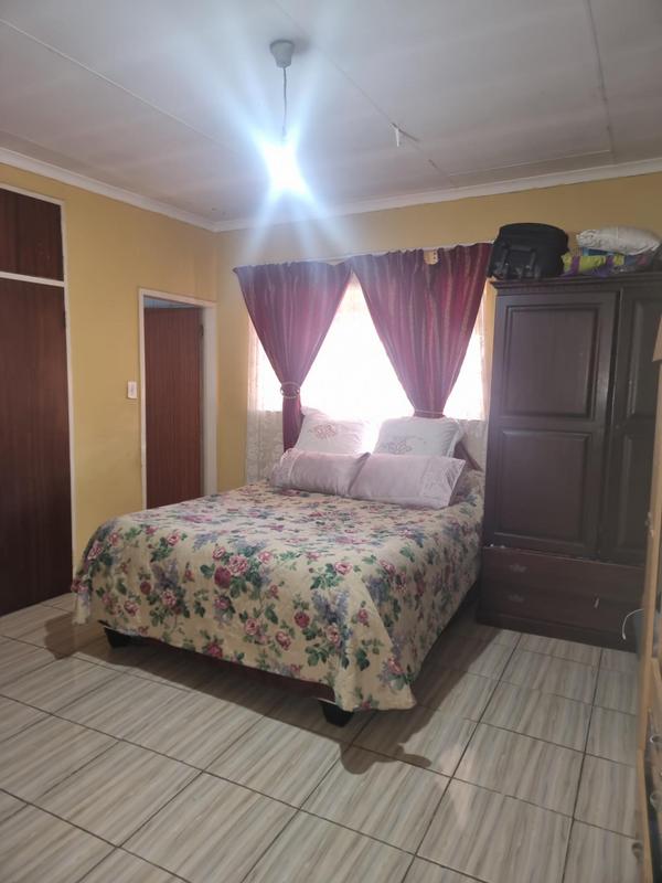 4 Bedroom Property for Sale in Lorentzville Gauteng
