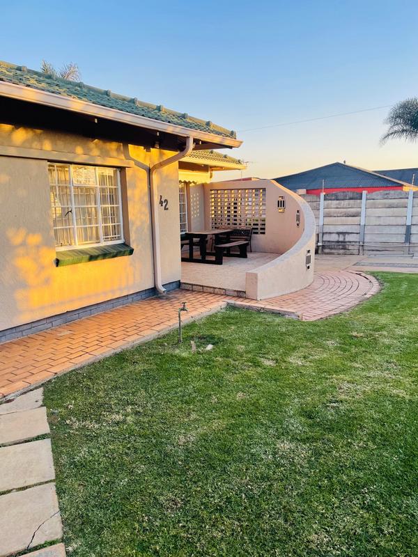 To Let 3 Bedroom Property for Rent in Wychwood Gauteng