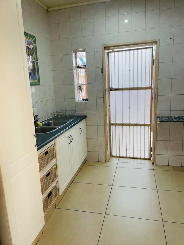 To Let 3 Bedroom Property for Rent in Wychwood Gauteng