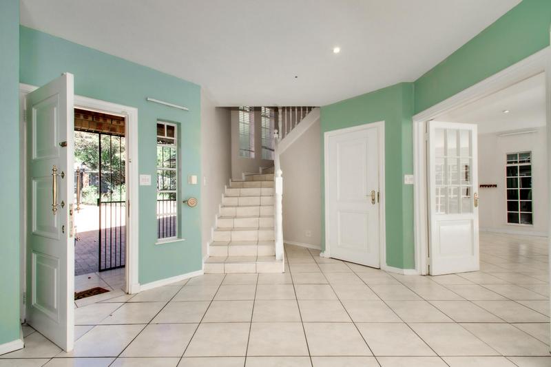 5 Bedroom Property for Sale in Fourways Gardens Gauteng