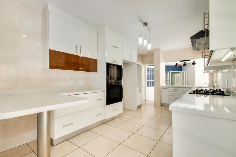 5 Bedroom Property for Sale in Fourways Gardens Gauteng