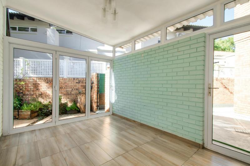 5 Bedroom Property for Sale in Fourways Gardens Gauteng