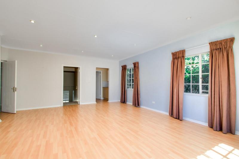 5 Bedroom Property for Sale in Fourways Gardens Gauteng