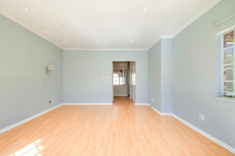 5 Bedroom Property for Sale in Fourways Gardens Gauteng
