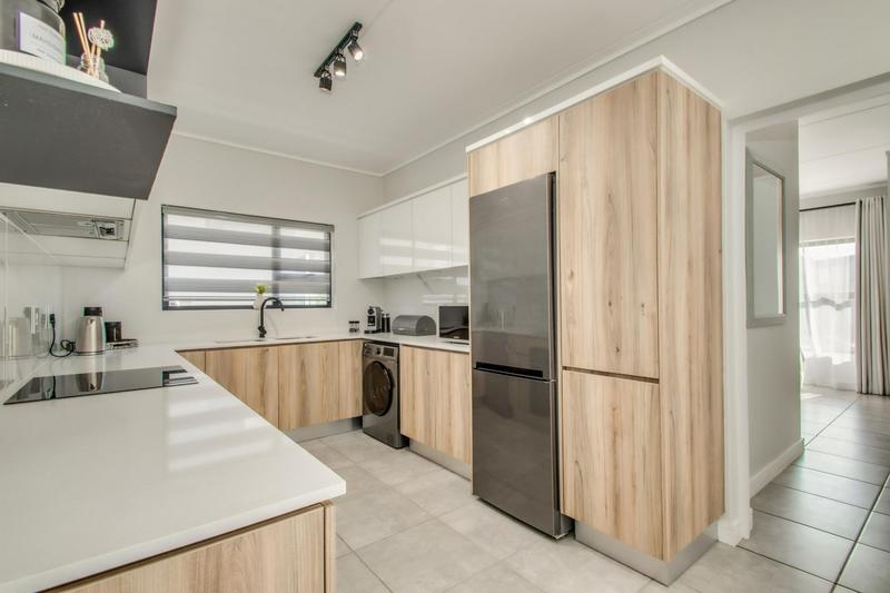 To Let 3 Bedroom Property for Rent in Waterfall Gauteng