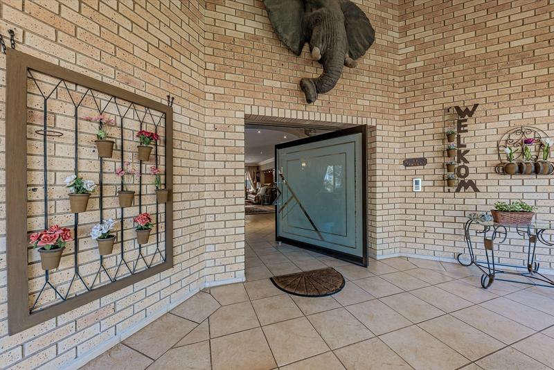 7 Bedroom Property for Sale in Featherbrooke Estate Gauteng