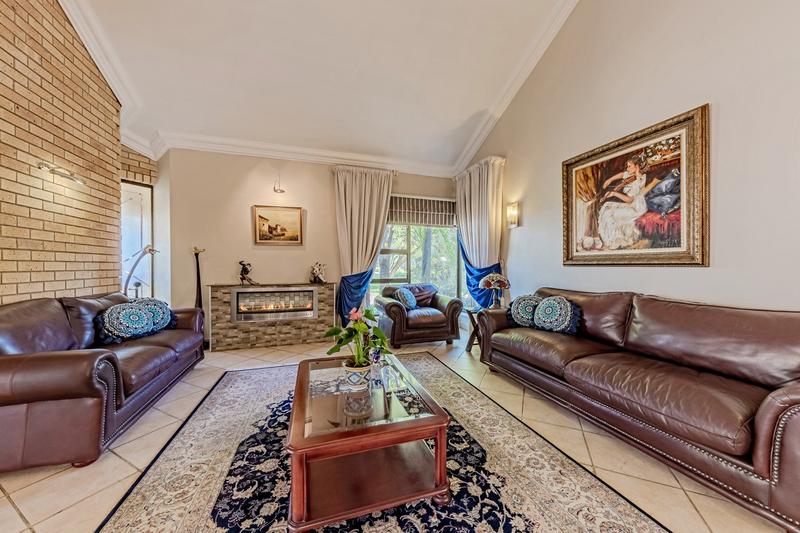 7 Bedroom Property for Sale in Featherbrooke Estate Gauteng