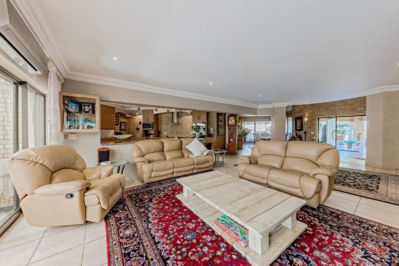7 Bedroom Property for Sale in Featherbrooke Estate Gauteng
