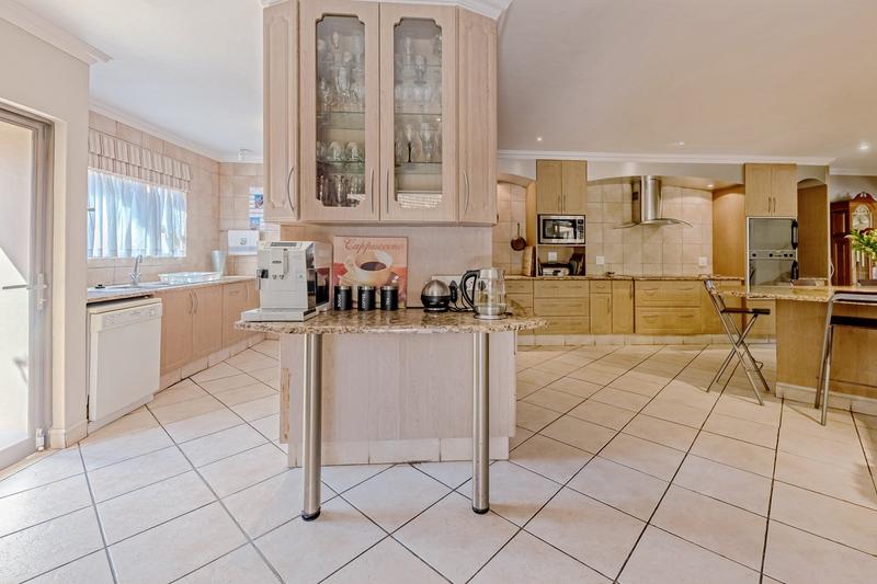 7 Bedroom Property for Sale in Featherbrooke Estate Gauteng