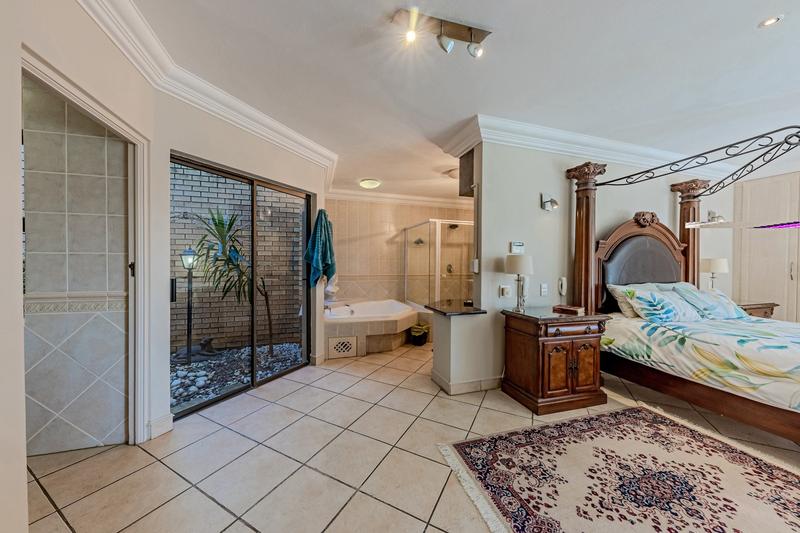 7 Bedroom Property for Sale in Featherbrooke Estate Gauteng