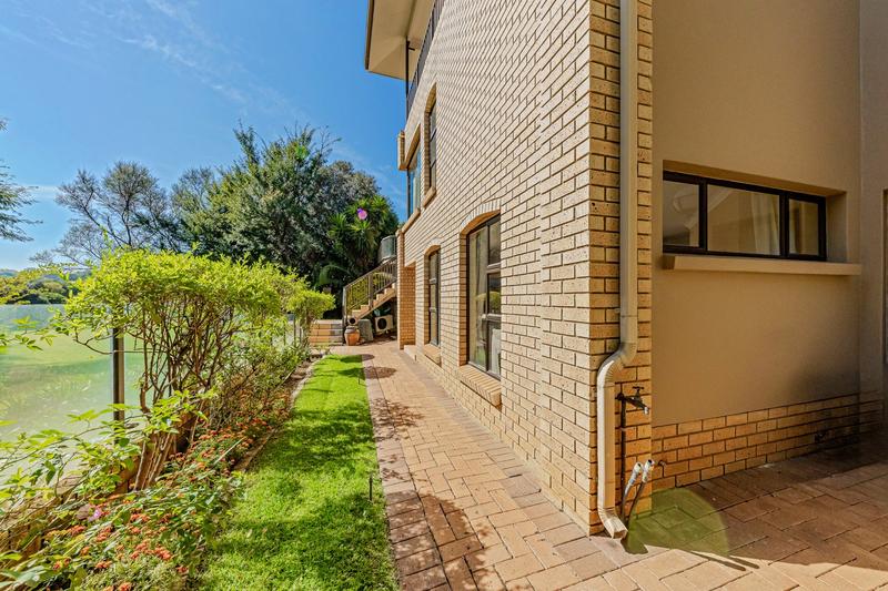 7 Bedroom Property for Sale in Featherbrooke Estate Gauteng