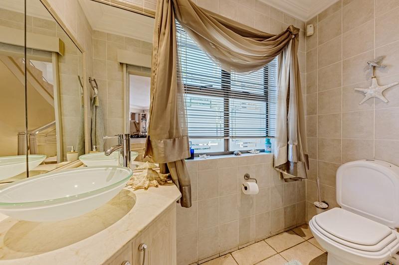 7 Bedroom Property for Sale in Featherbrooke Estate Gauteng