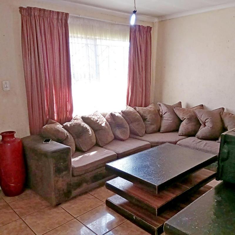 2 Bedroom Property for Sale in Tsakane Gauteng