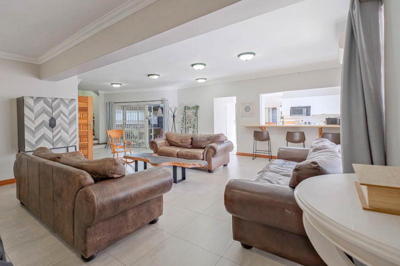 7 Bedroom Property for Sale in Eldoraigne Gauteng