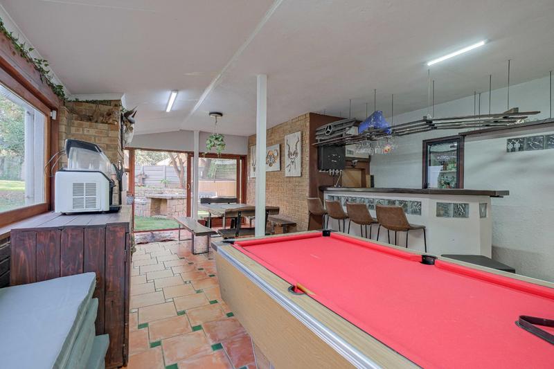 7 Bedroom Property for Sale in Eldoraigne Gauteng