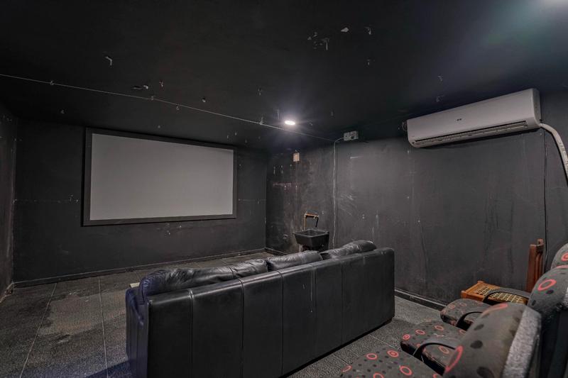 7 Bedroom Property for Sale in Eldoraigne Gauteng