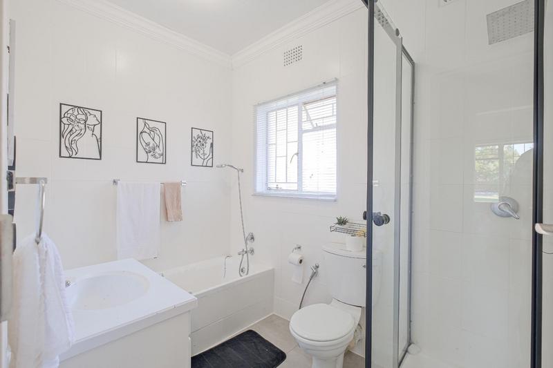7 Bedroom Property for Sale in Eldoraigne Gauteng